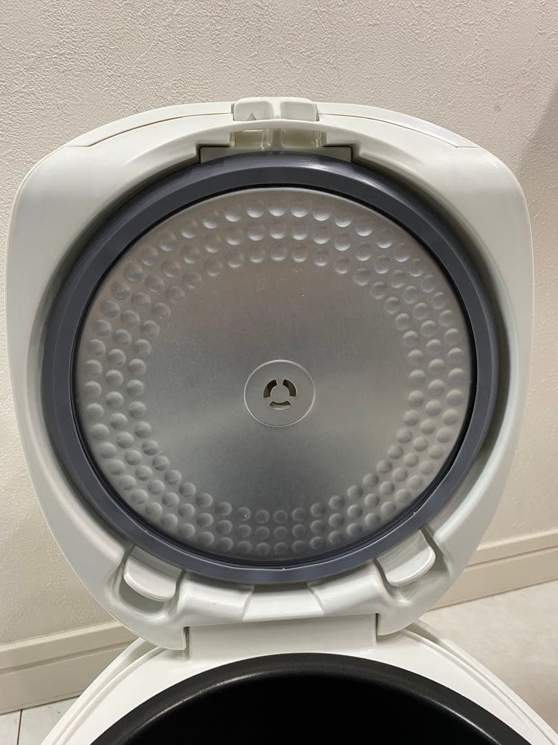 2024年製美品★東芝 炊飯器5.5合　RC -10HK