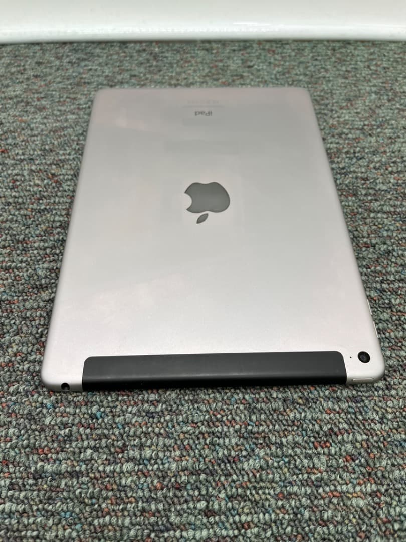 iPad Air2　Wi-Fi+Cellular　simフリー　f852