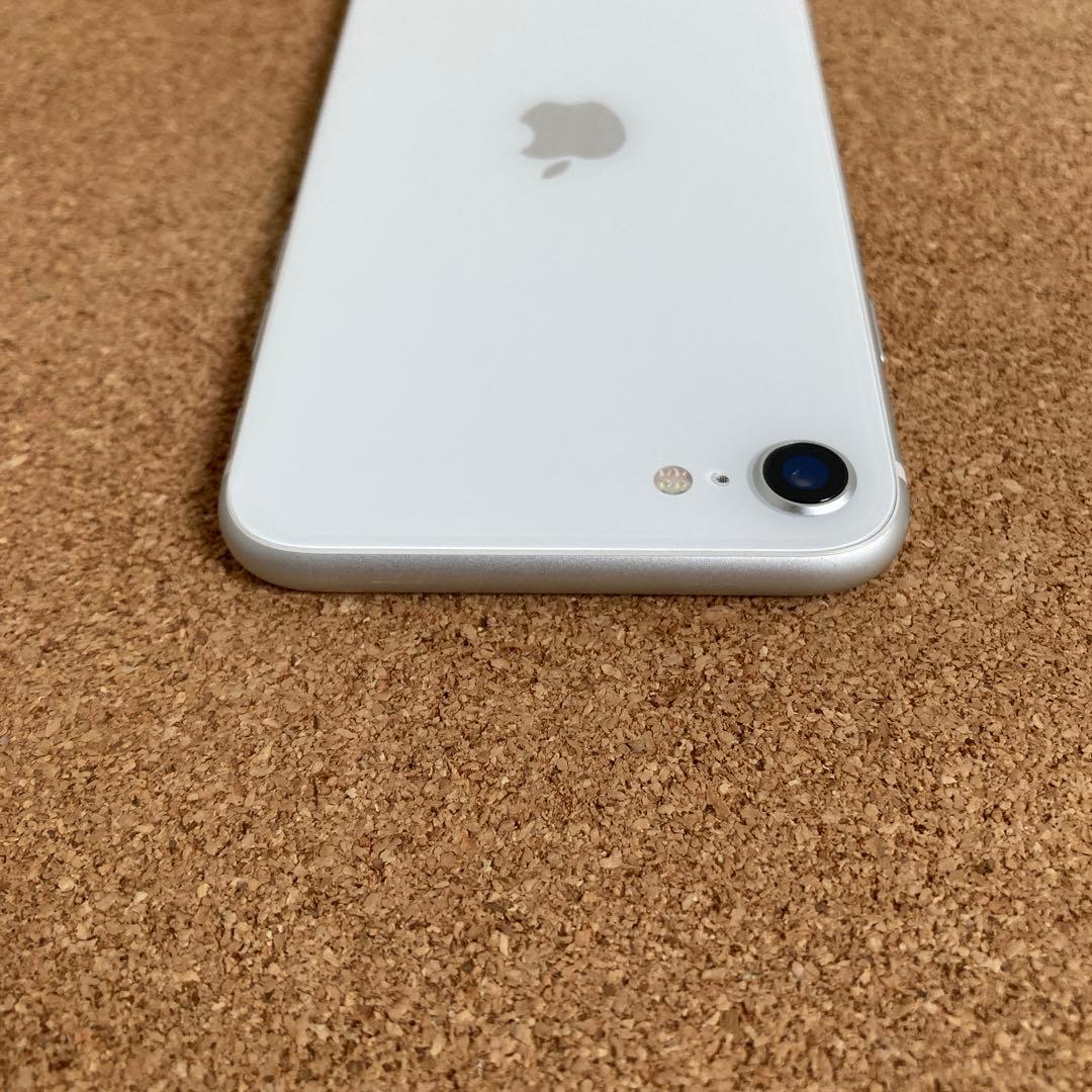 4146【早い者勝ち】美品☆電池新品☆iPhoneSE2 64GB SIMフリー