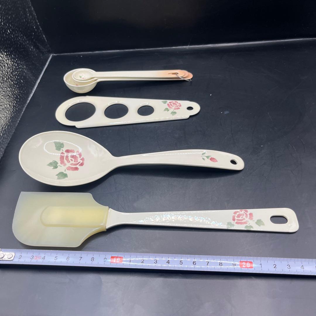 マニーローズ　琺瑯計量スプーン　取り分けスプーン　スパチュラ　パスタメジャー