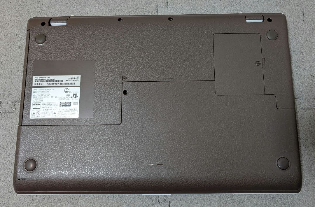Fujitsu LifeBook AH53/C2 Core i7第8世代