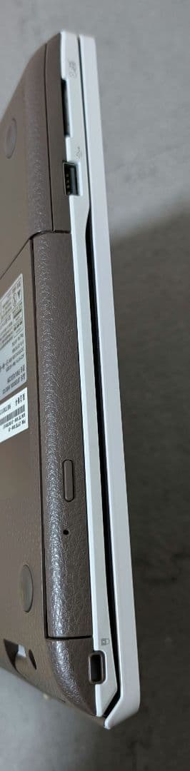 Fujitsu LifeBook AH53/C2 Core i7第8世代