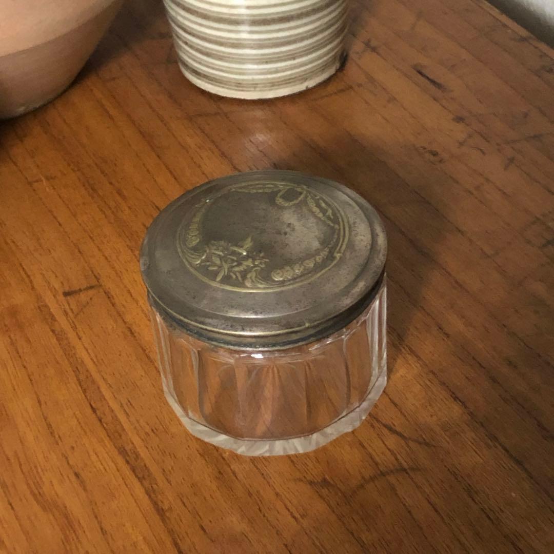 ◆488◆アンティーク ビンテージ 銀色蓋付ガラス小物入れ box