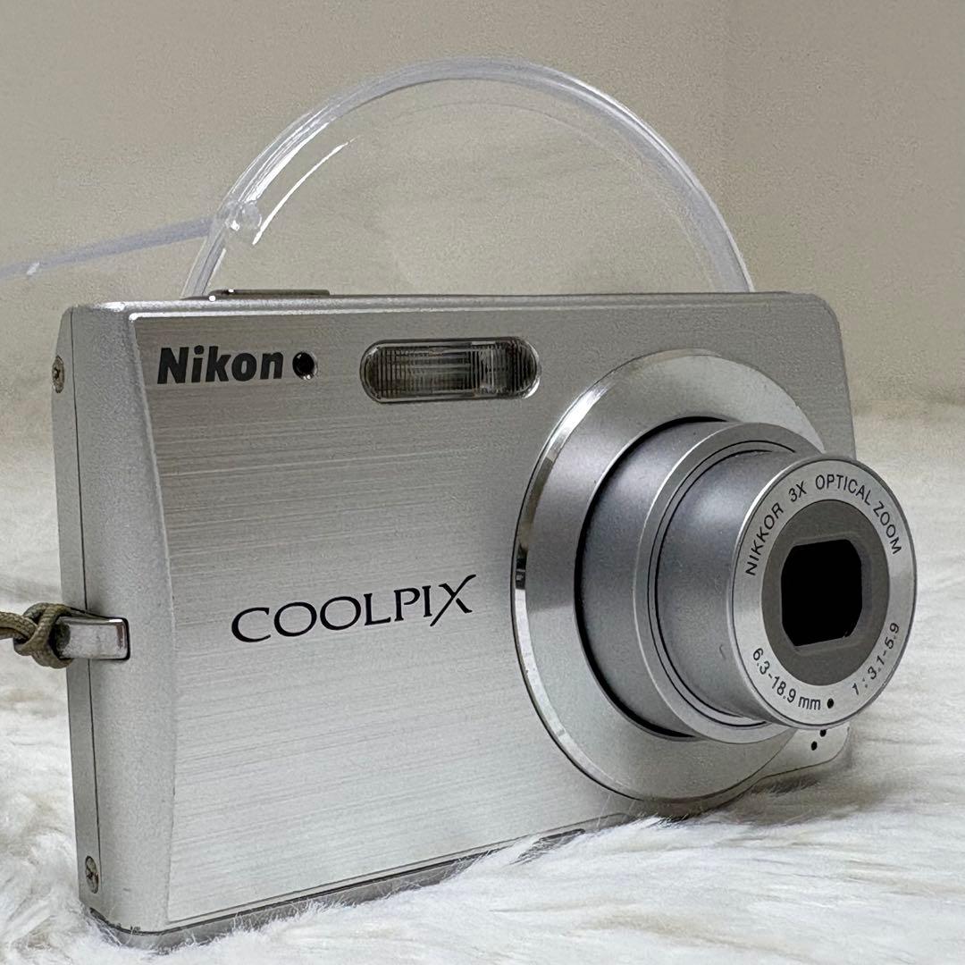 Nikon カメラ　COOLPIX S200 シルバー　コンデジ　動作品