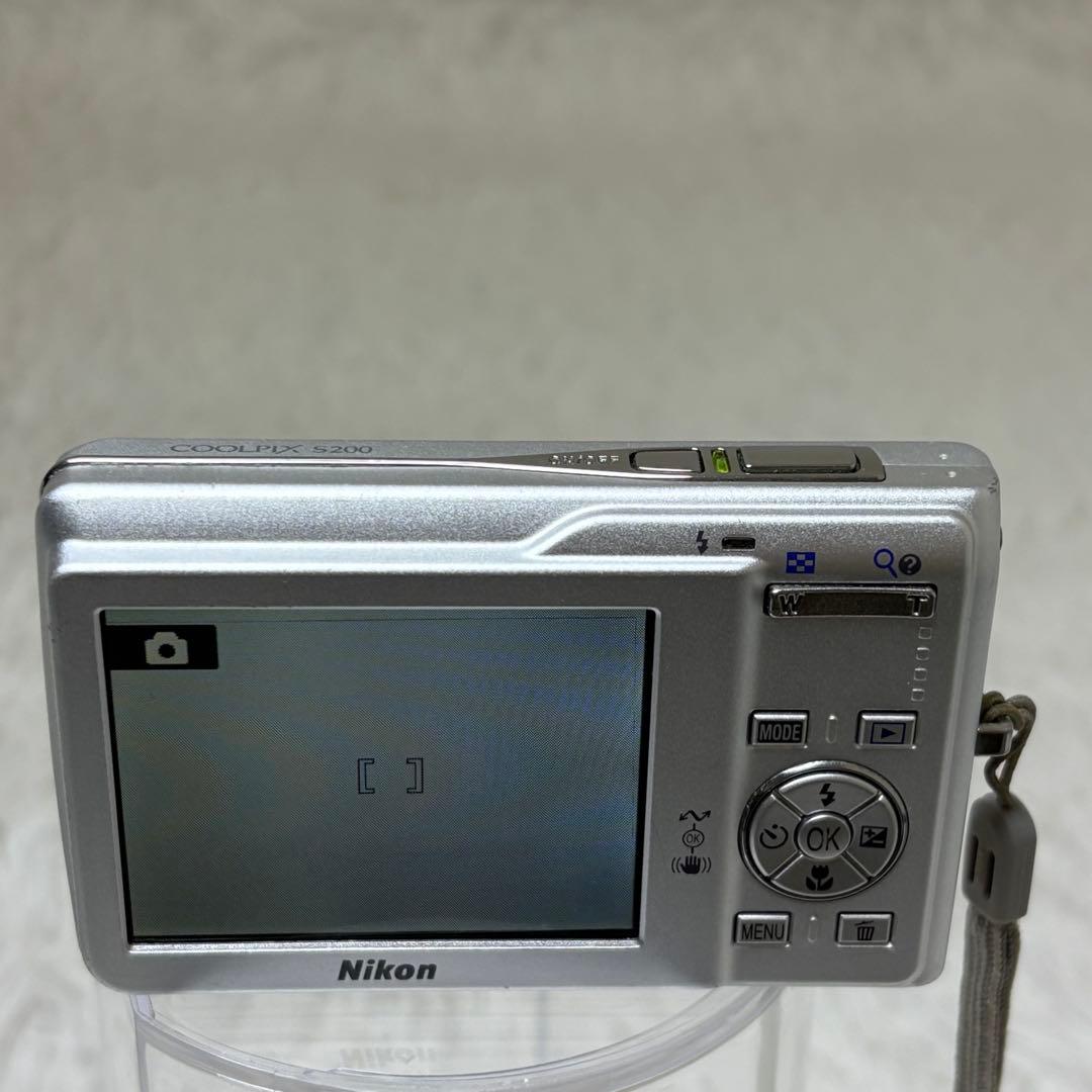 Nikon カメラ　COOLPIX S200 シルバー　コンデジ　動作品