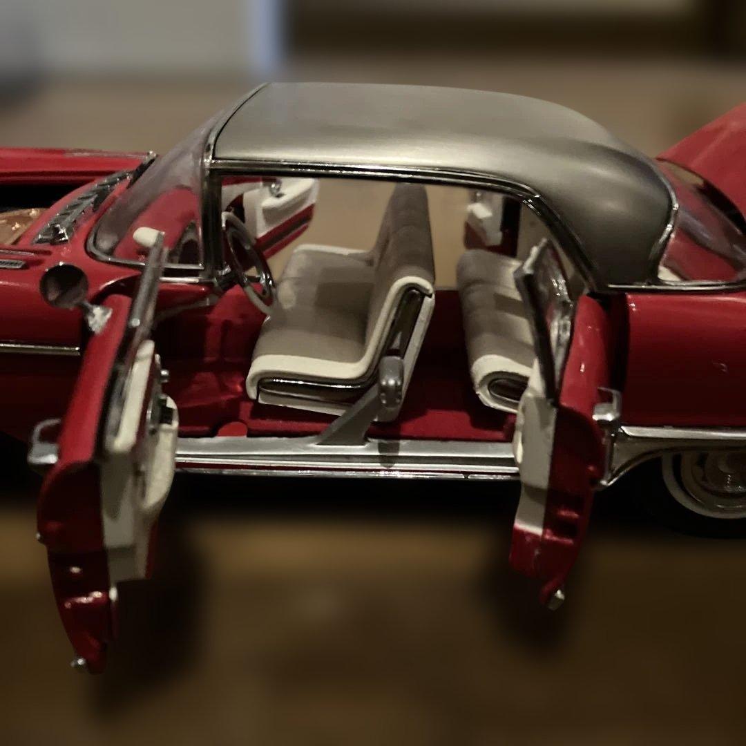 サンスターキャデラック1/18