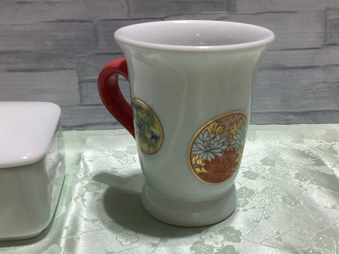 深川製磁 寿赤絵 チョコレートカップ　蓋付き角鉢