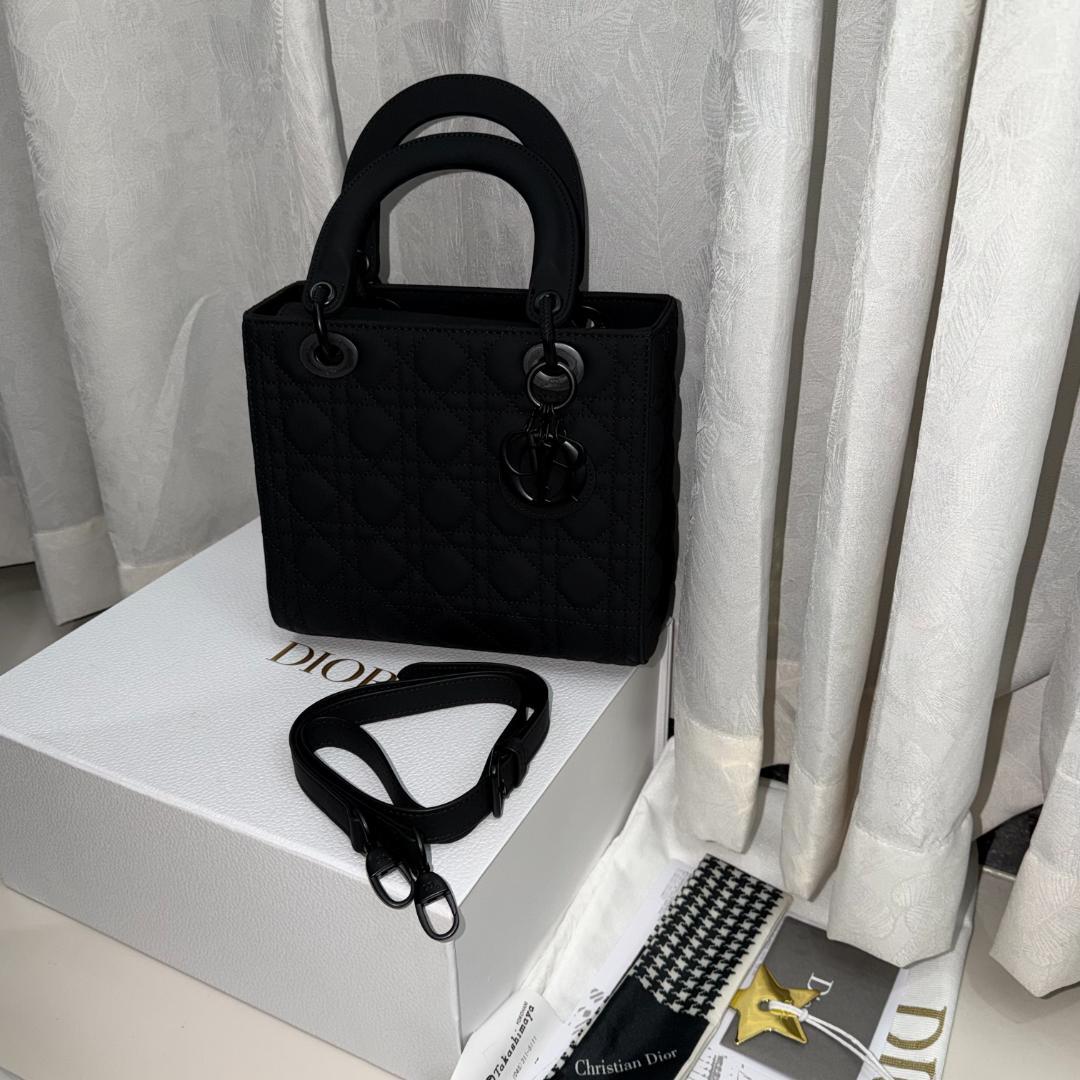 【早い者勝ち】Dior ブラックキルティングショルダーバッグ