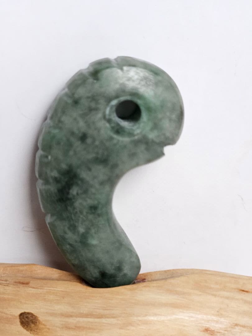 獣形　薙鎌 翡翠勾玉