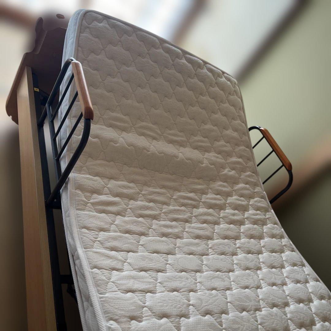 ニトリ　電動リクライニングベッド　 ベッドマット　シングル　ライトブラウンカラー