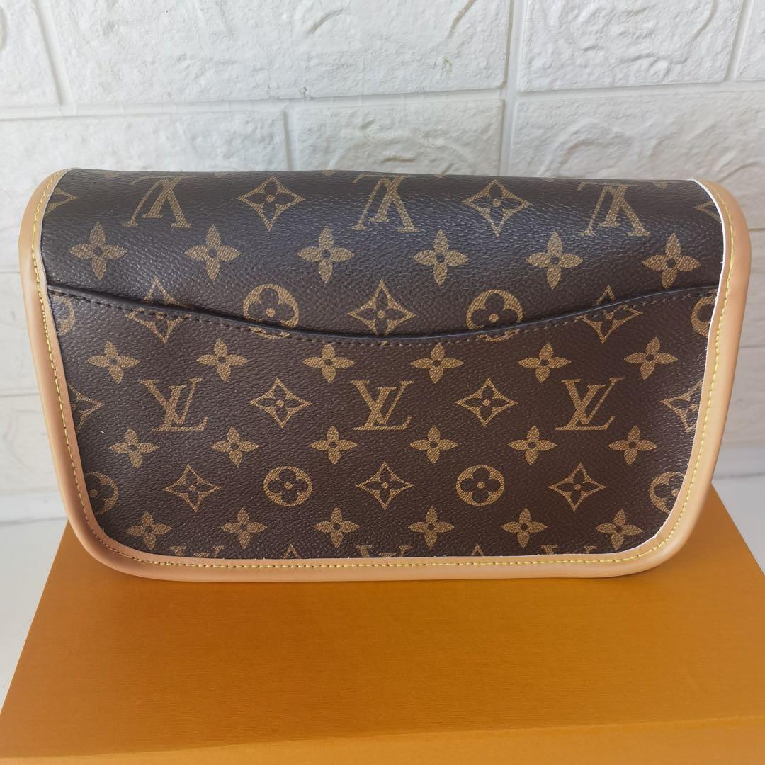 モノグラム クラッチバッグ