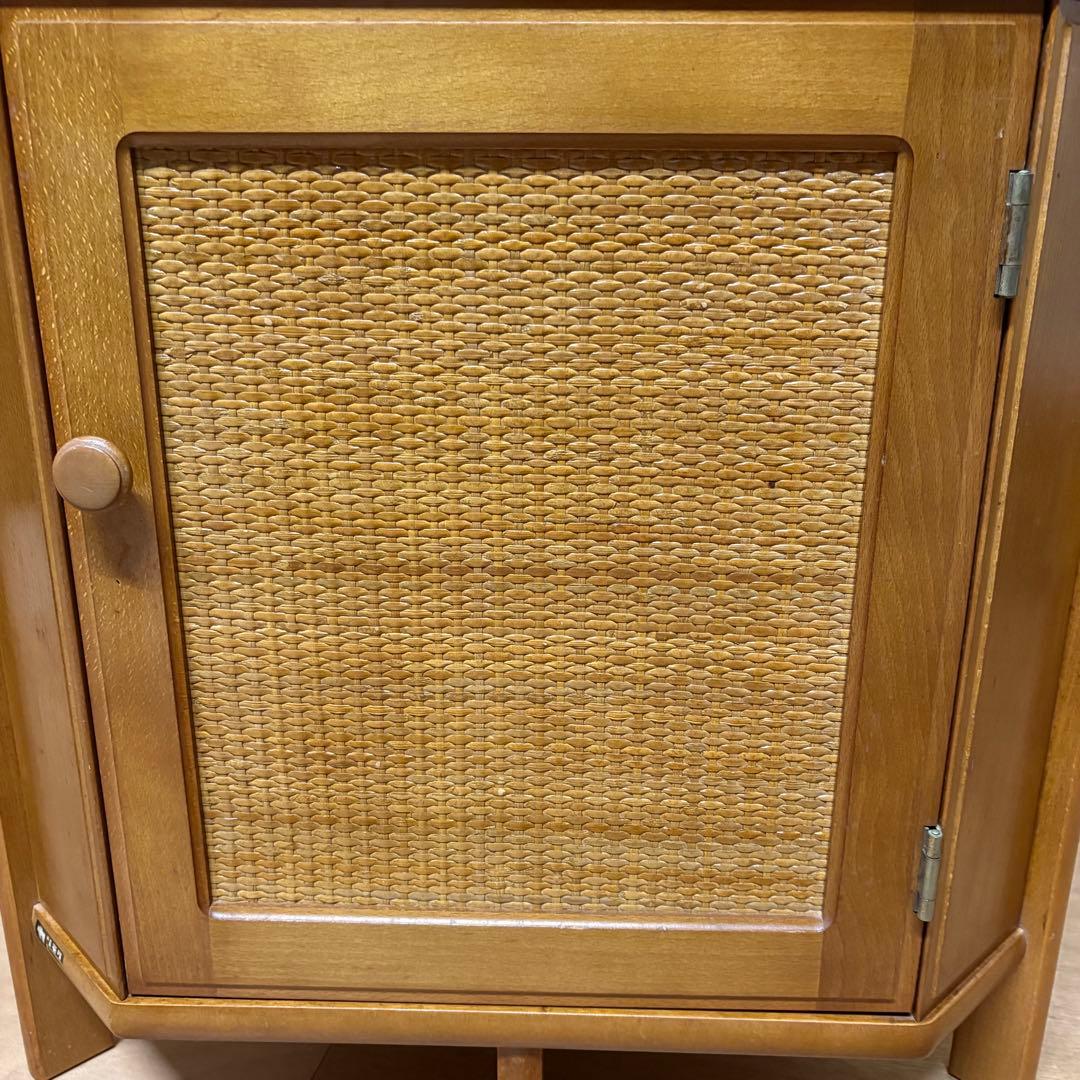karimoku カリモク コーナーラック 三角棚 ラタン扉 昭和レトロ