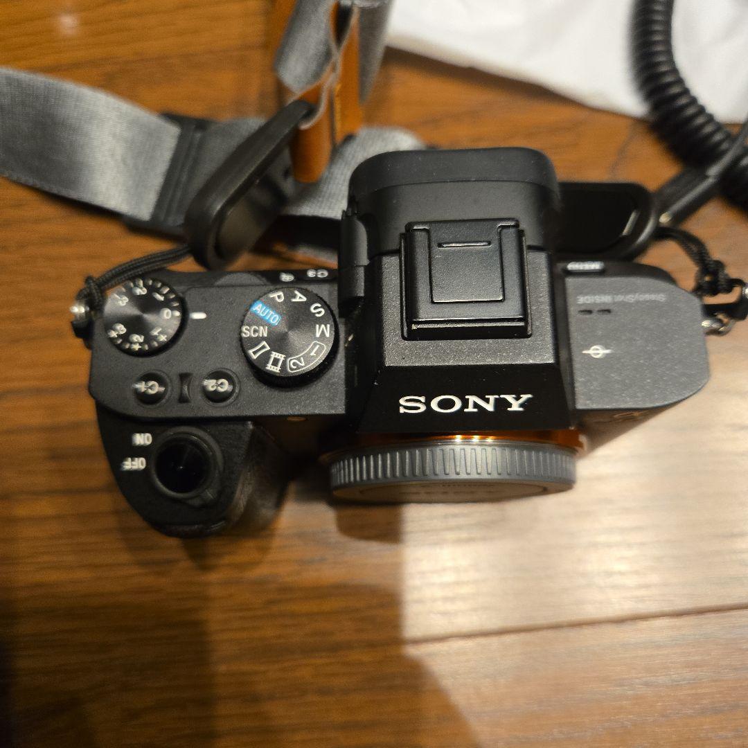 SONY α7 II ミラーレスカメラ 本体と付属品（新品三脚）