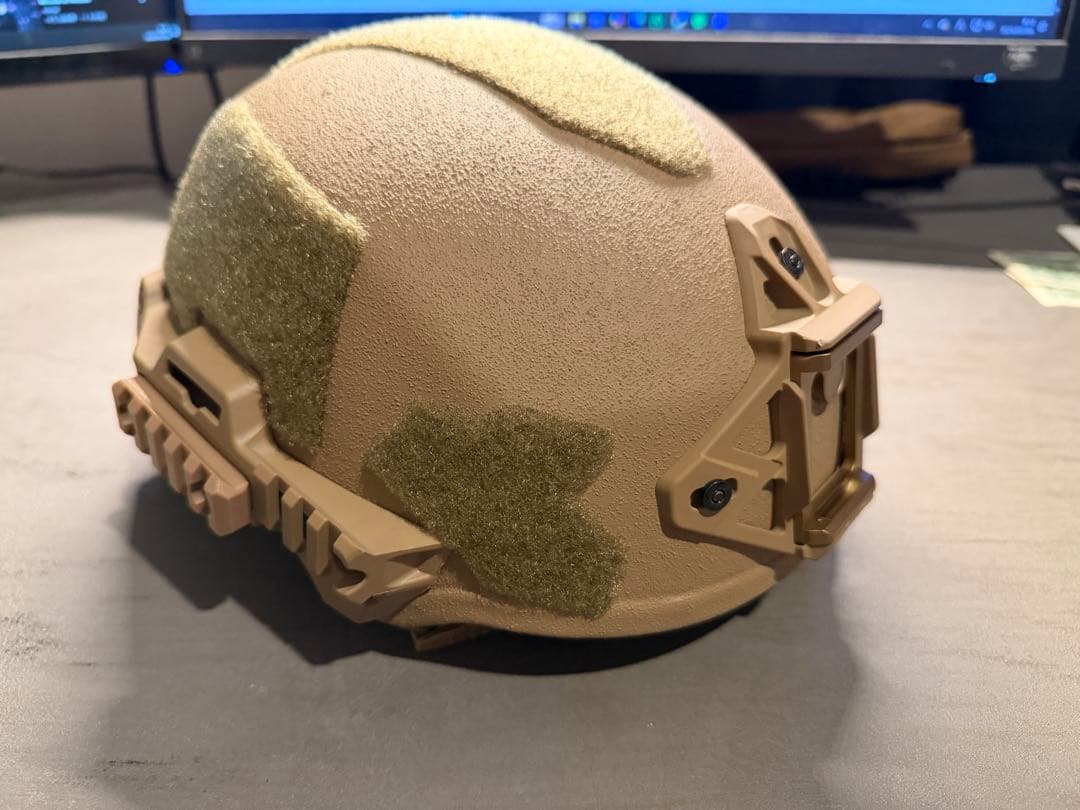 Raptor Tactical 防弾ヘルメット