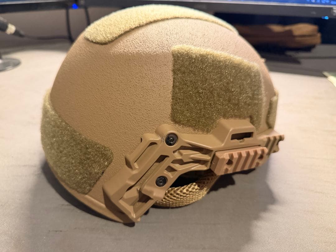 Raptor Tactical 防弾ヘルメット