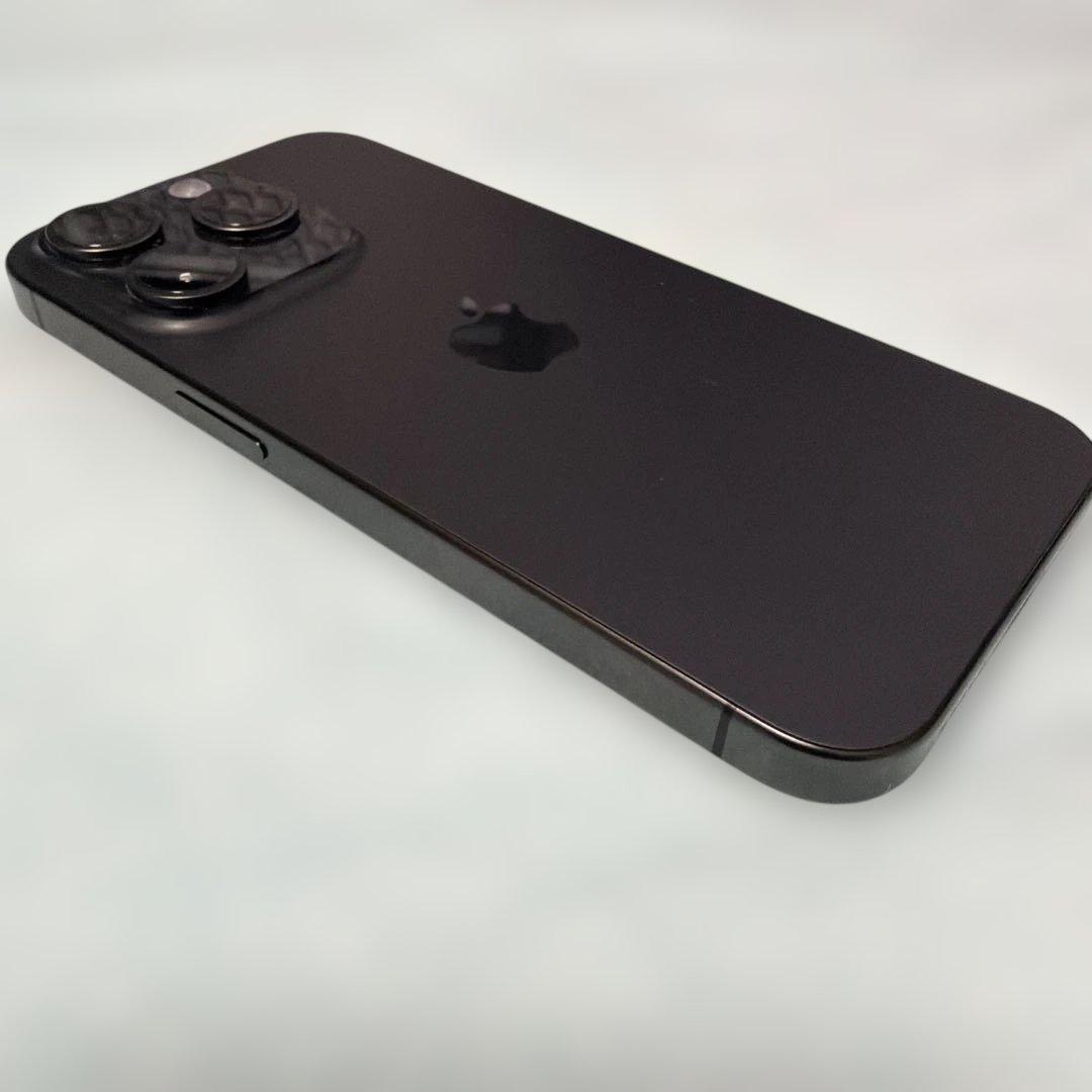 【美品】iPhone 15 Pro 256GB (カバー3個付き)