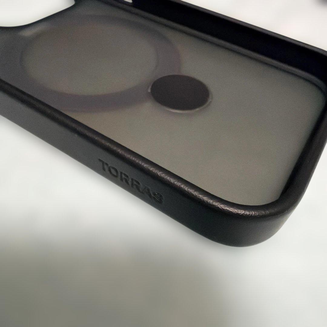 【美品】iPhone 15 Pro 256GB (カバー3個付き)