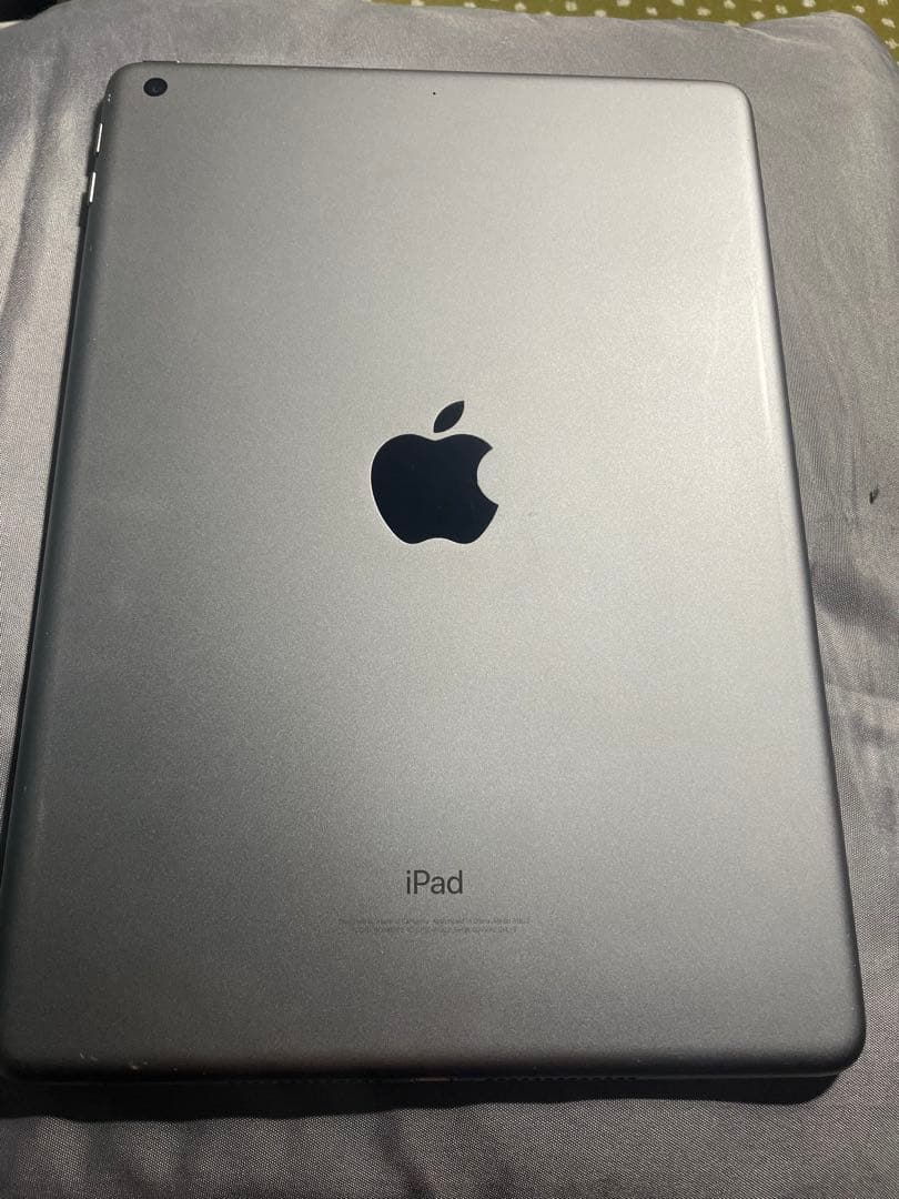 Apple iPad 第5世代 32Gシルバー【お値下げ不可】