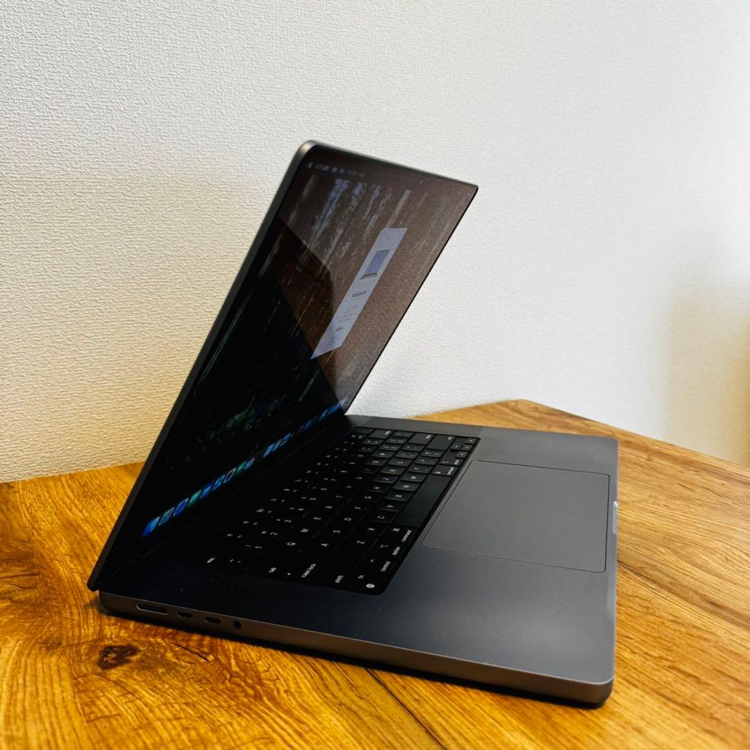 972 極美品✨MacBook Pro M1 pro16インチ16GBシルバー