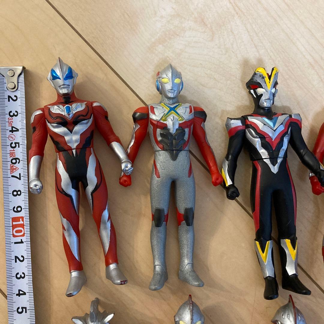 ウルトラマン　フィギュア　中古品15体
