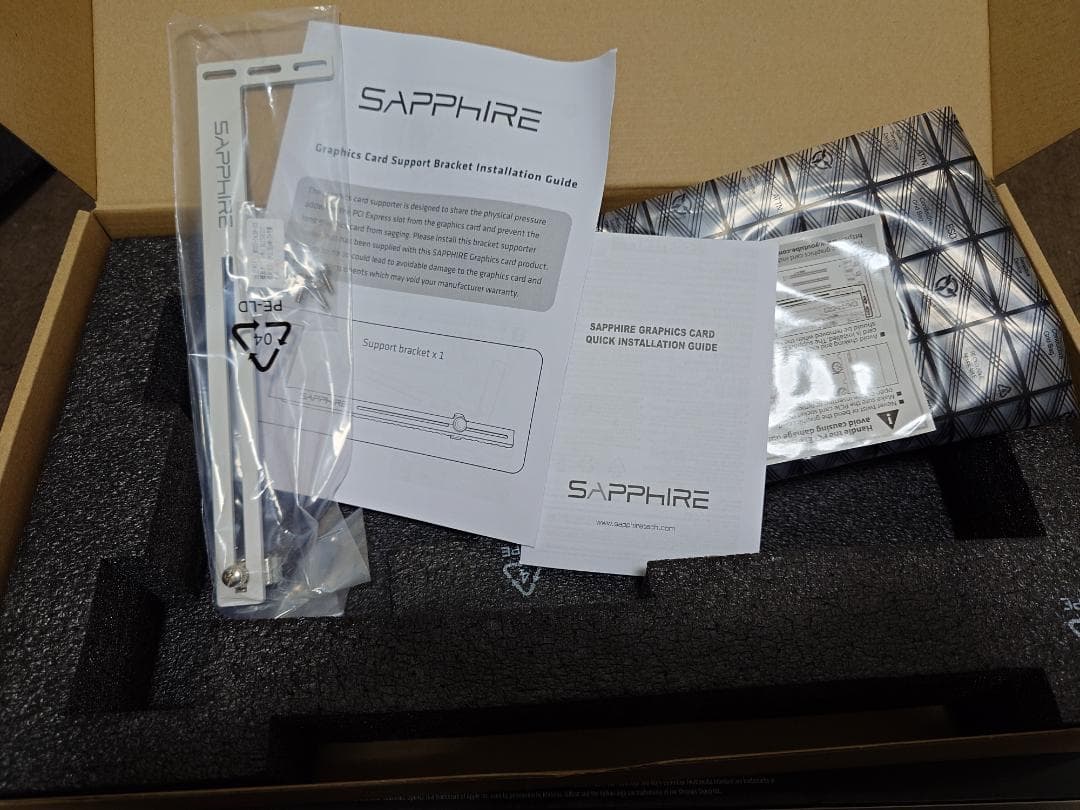 ソ*ダ様 [PCパーツ] PURE AMD Radeon RX 7700 XT