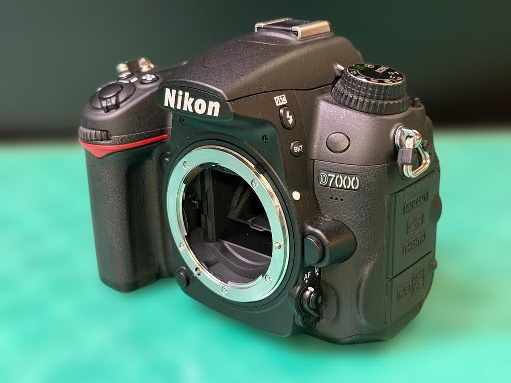 Nikon D7000 ショット数 408枚！ 純正レンズ２本付き