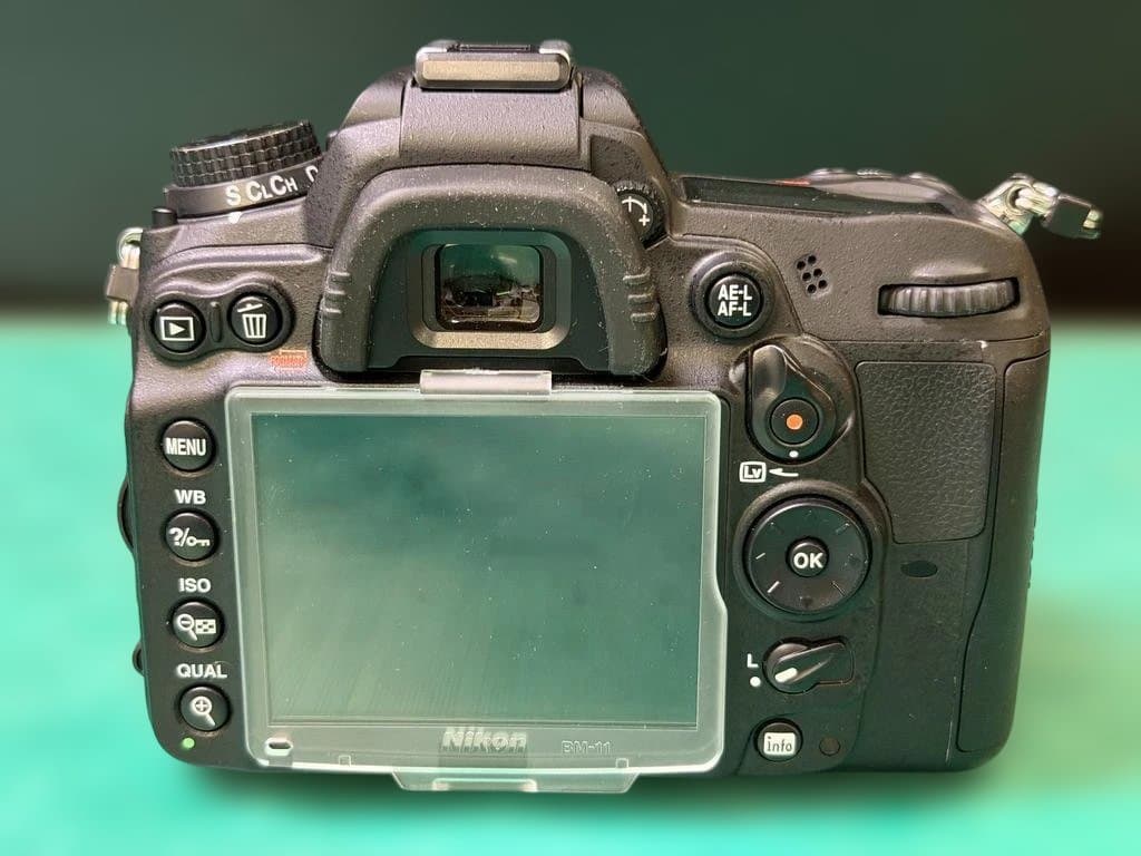 Nikon D7000 ショット数 408枚！ 純正レンズ２本付き