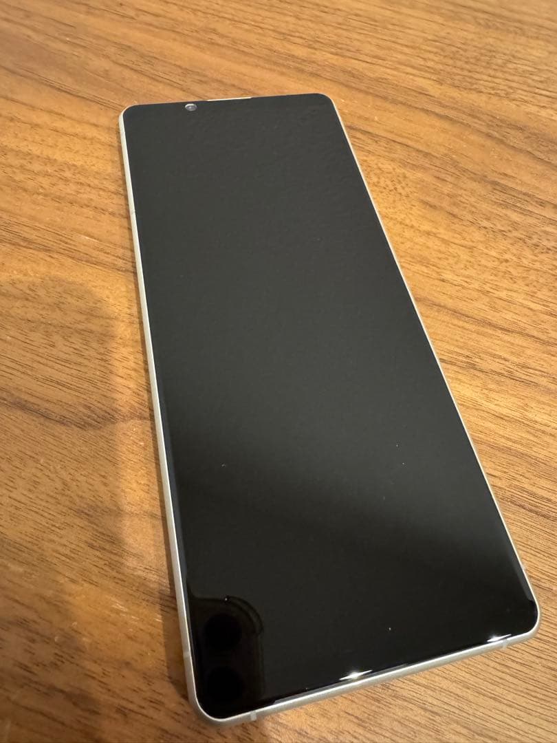 Xperia 1 II SOG01 SIMロック解除済み　ホワイト　スマホ