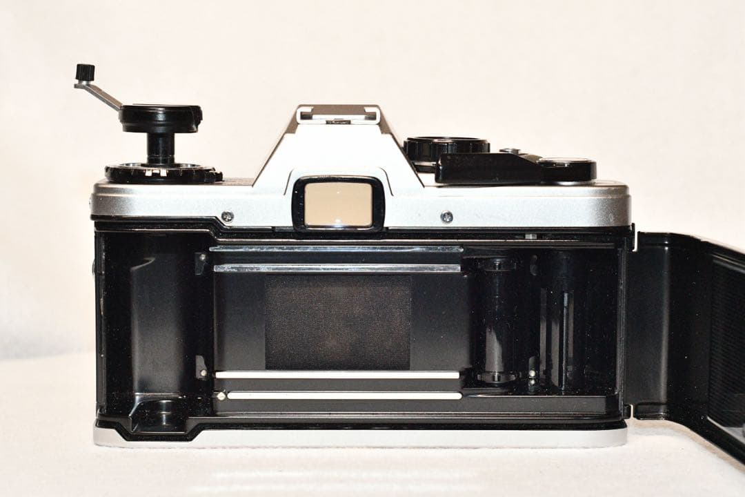 《動作品》OLYMPUS OM10+ZOOMレンズ a414