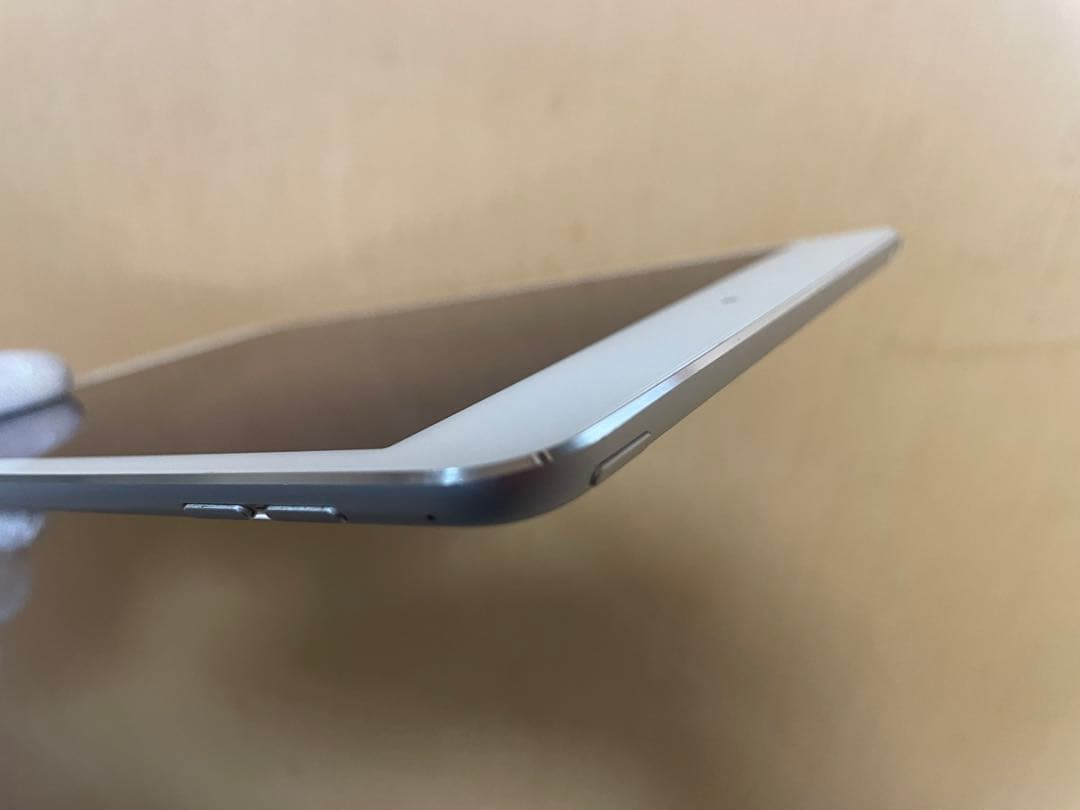 Apple iPad mini 4本体　16GB