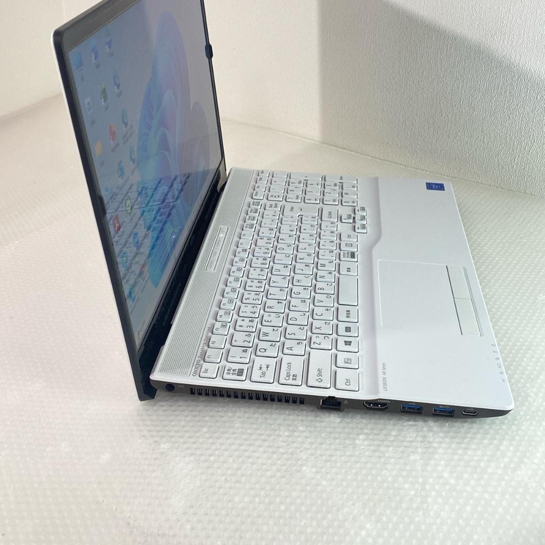 美品 ノートパソコン 富士通 Windows11 M.2NVMeSSD256GB