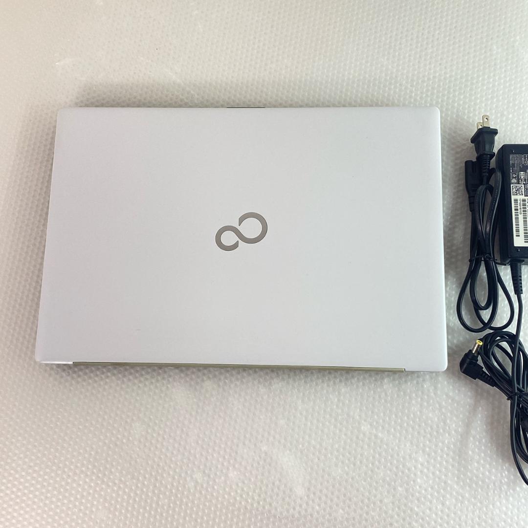 美品 ノートパソコン 富士通 Windows11 M.2NVMeSSD256GB