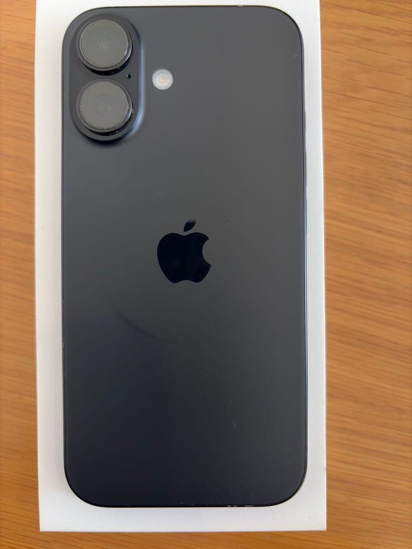 iPhone16 simフリー128G ブラックMOFTケースつき