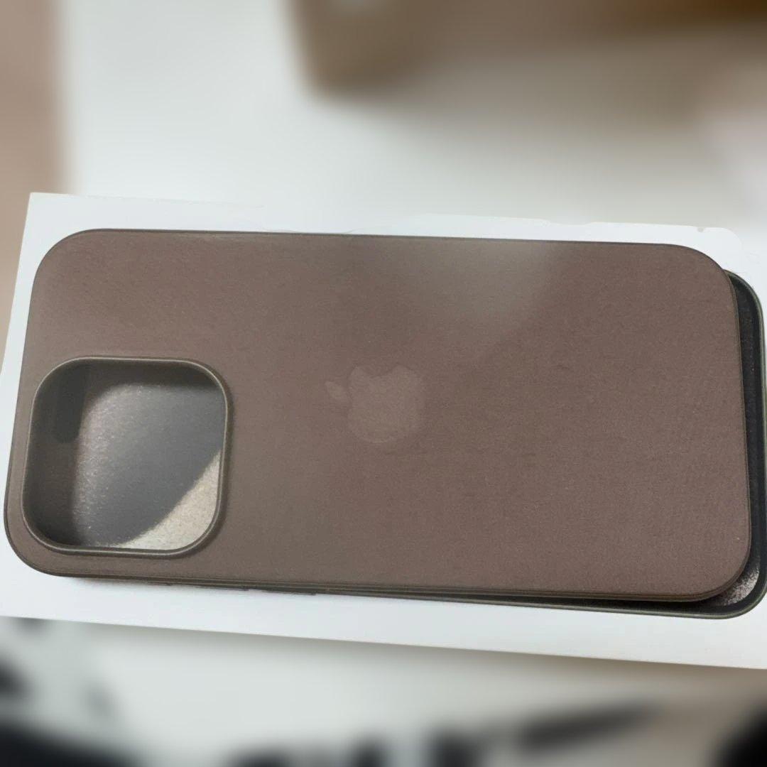 iPhone 15 Pro ファインウーブンケース ブラウンcover