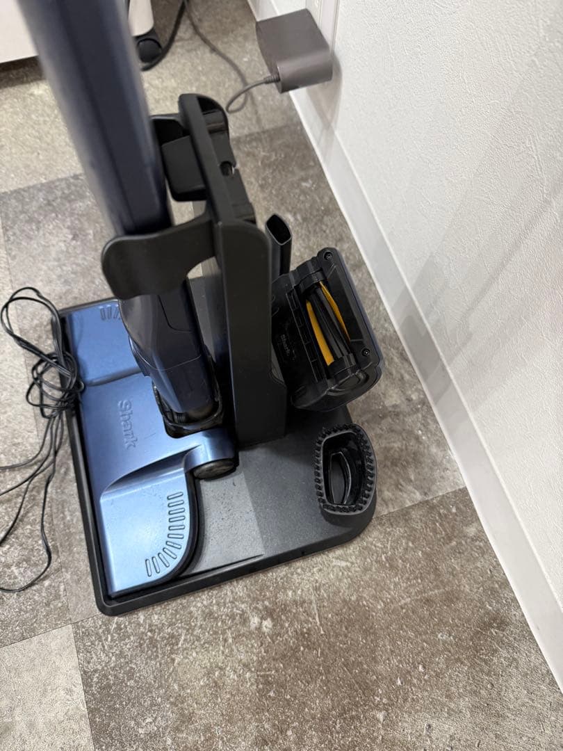 Shark ハンディ掃除機 CH966JBJ 充電式 動作OK