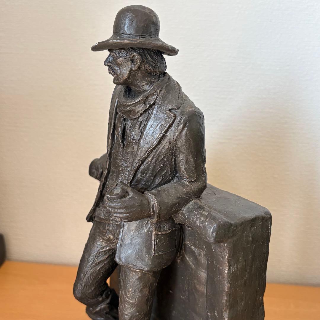 彫刻家 マイケルガーマン氏作 アンティーク彫刻　アメリカンインテリア 持たれる男