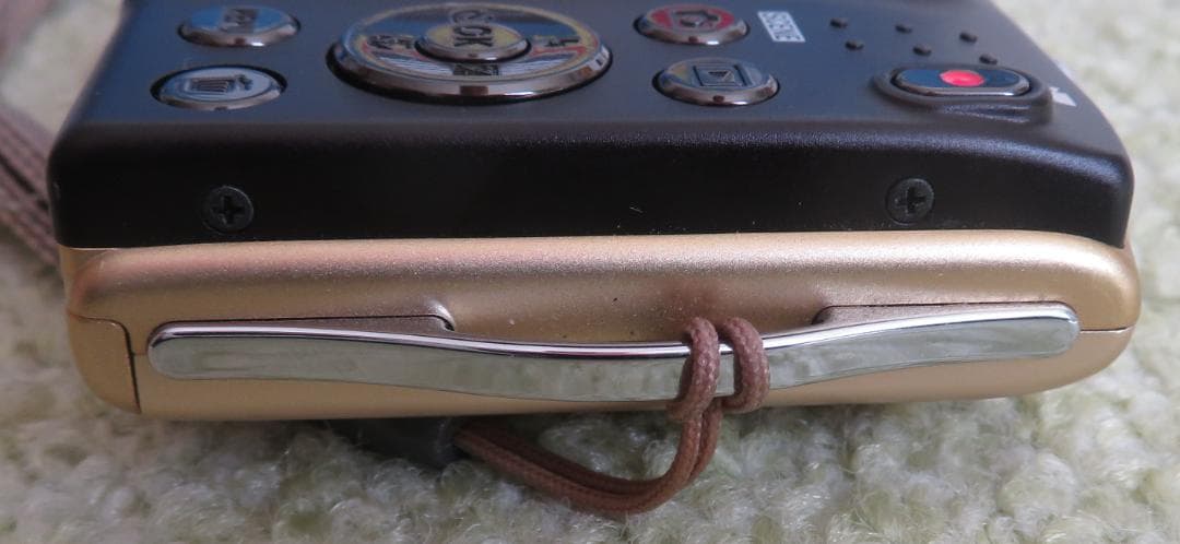 ■　動作済/Nikon COOLPIX S3300/光学6倍/1.6M/金　■