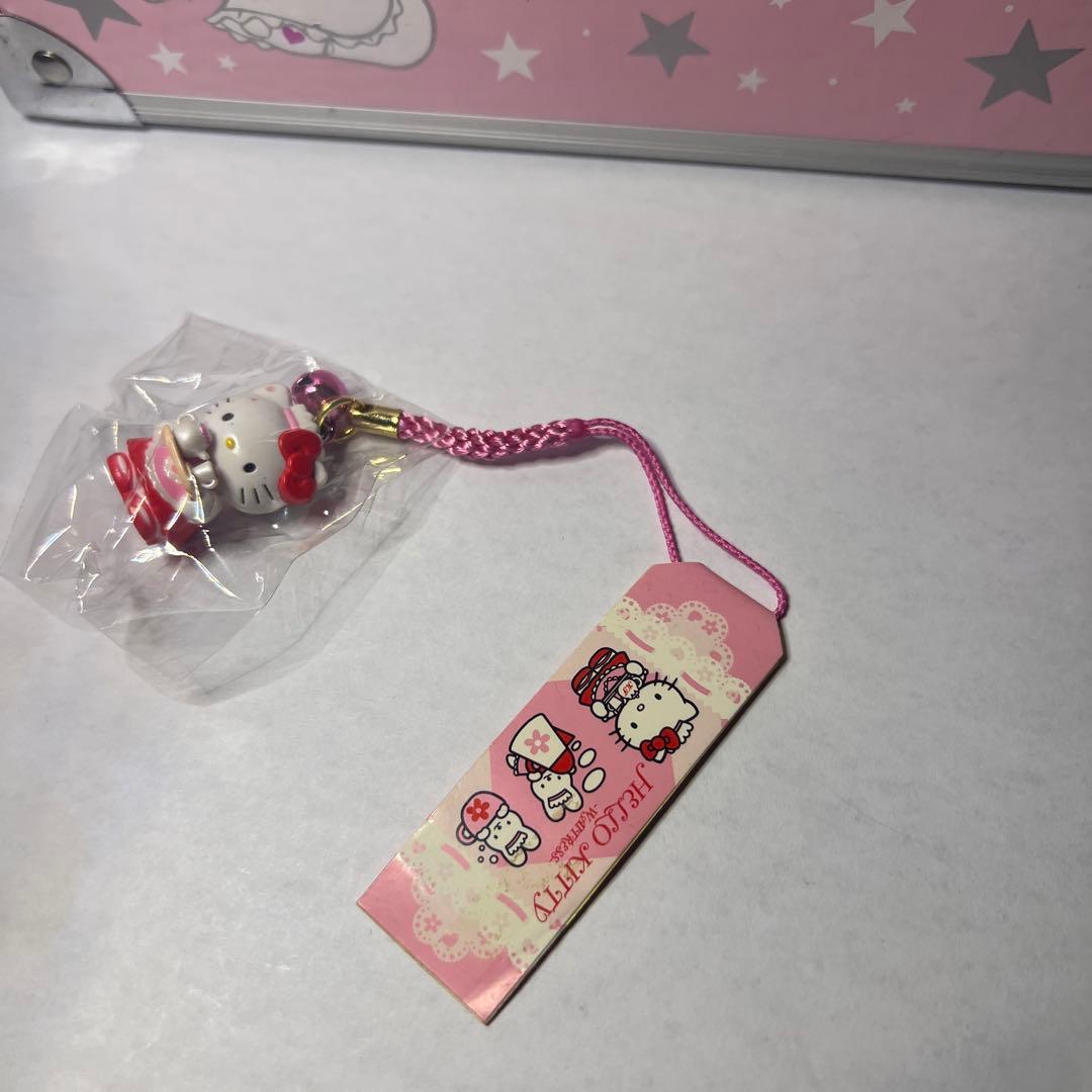 激レア‼︎ サンリオ　2001 ハローキティ　ウエイトレス　ネツケ