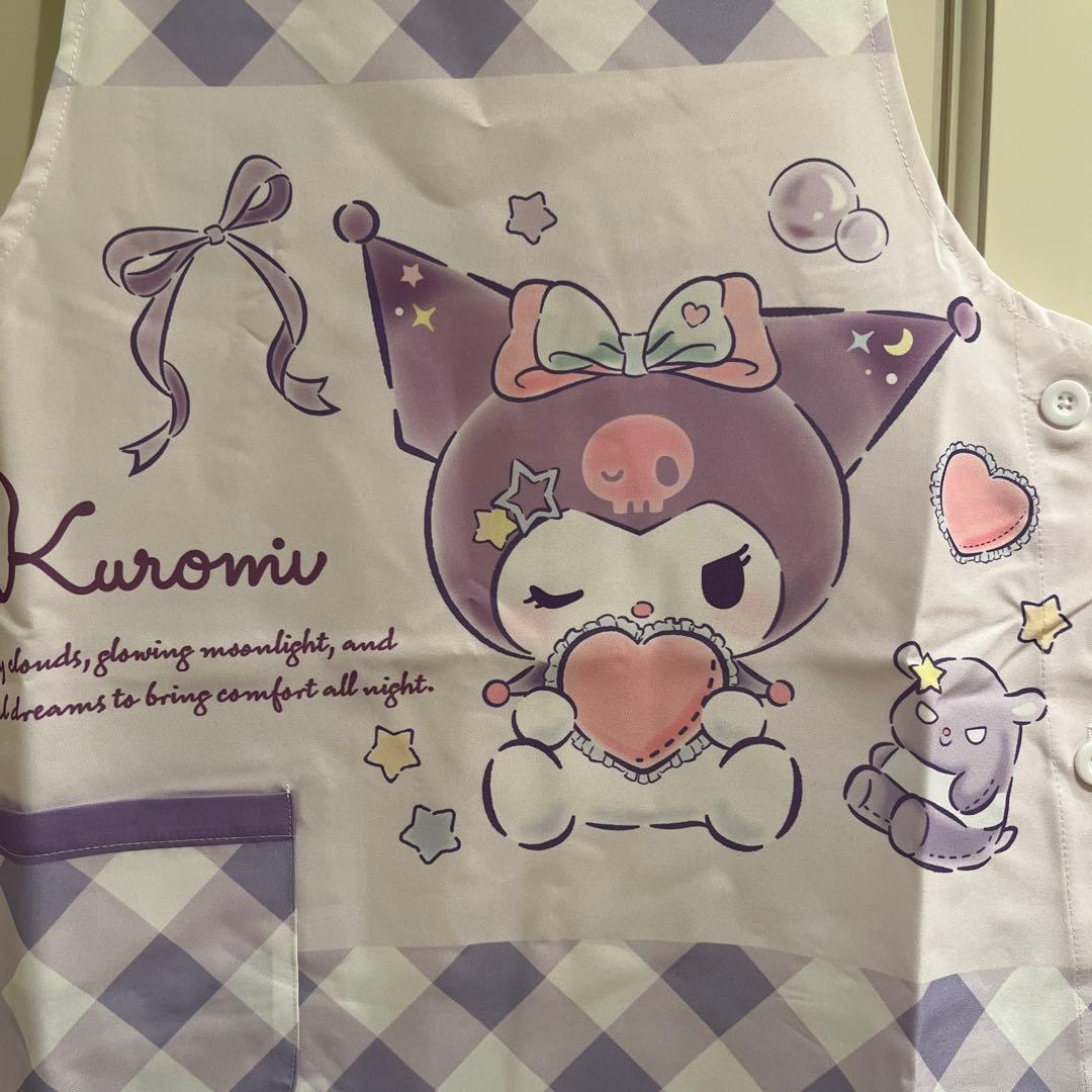 新品未使用品　アンパンマンエプロン＆サンリオ　クロミエプロン２枚セット