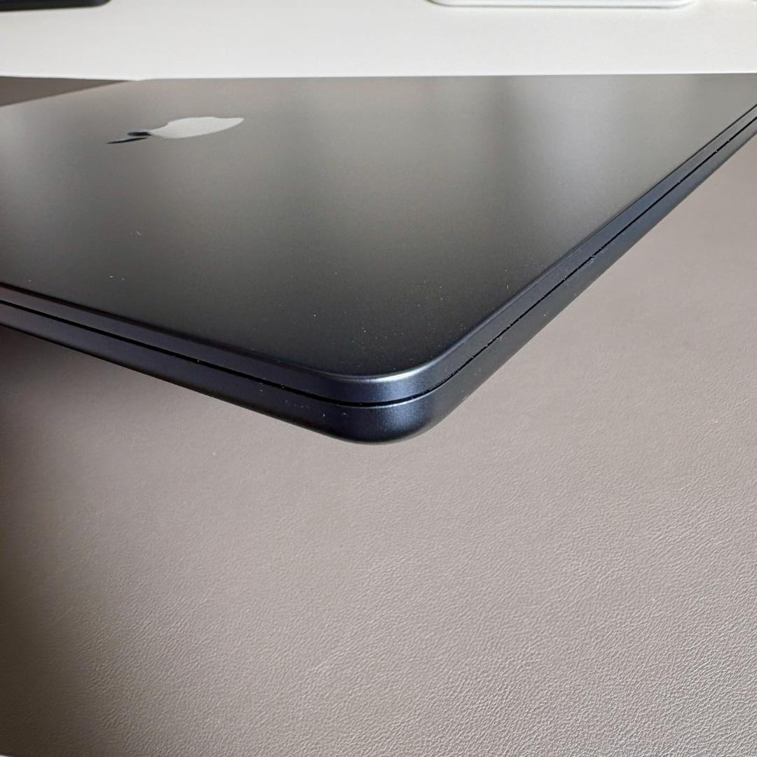 y*i様 【美品】MacBook Air 15インチ M2 16GB 512GB