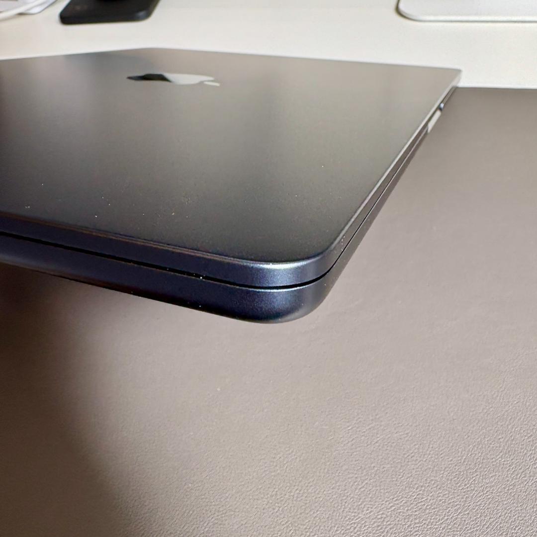 y*i様 【美品】MacBook Air 15インチ M2 16GB 512GB