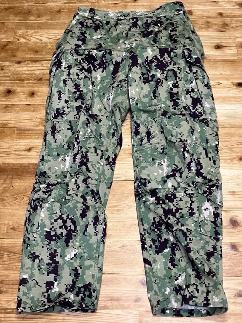 USN NWU Type3迷彩 ジャケット・トラウザーセット M-R 中古良品