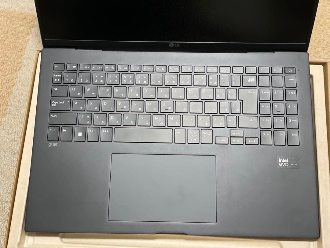 新品同様 LG gram 16Z90S 16GB 1TB Core Ultra7