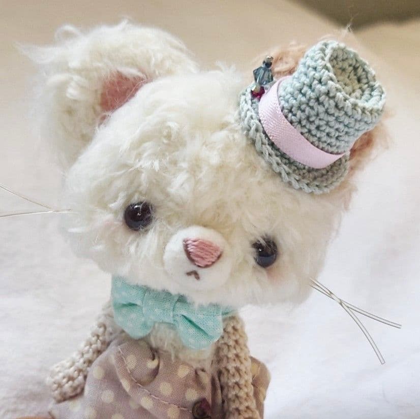 人気作家様（F-log様） 三毛猫 あみぐるみ ねこ 極美品