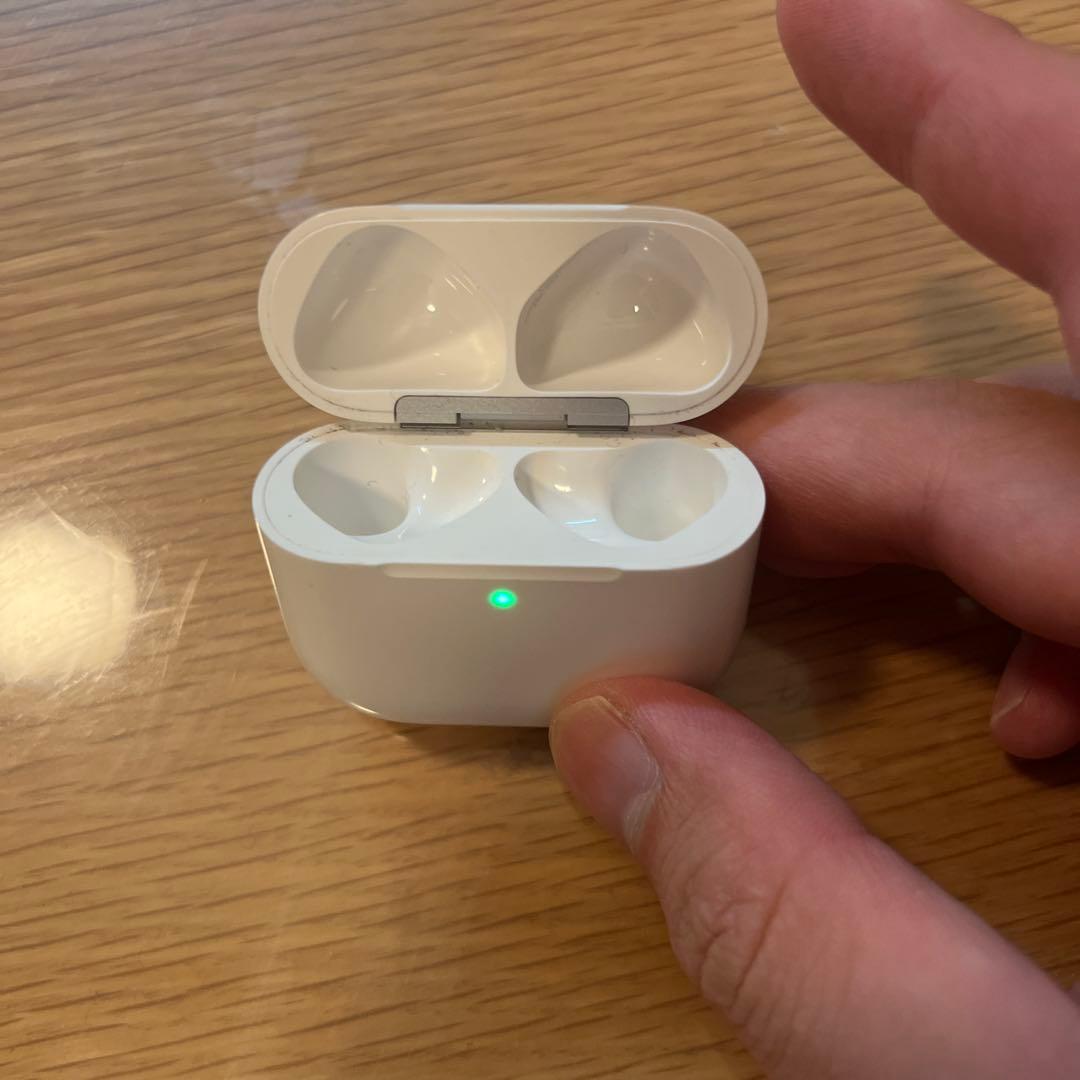 AirPods4 ノイズキャンセリングモデル　充電ケースのみ