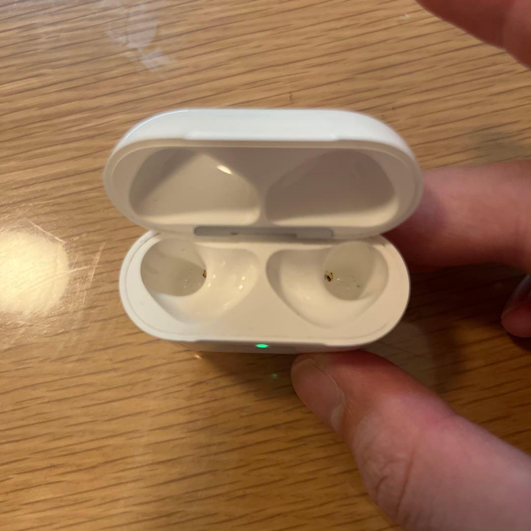 AirPods4 ノイズキャンセリングモデル　充電ケースのみ