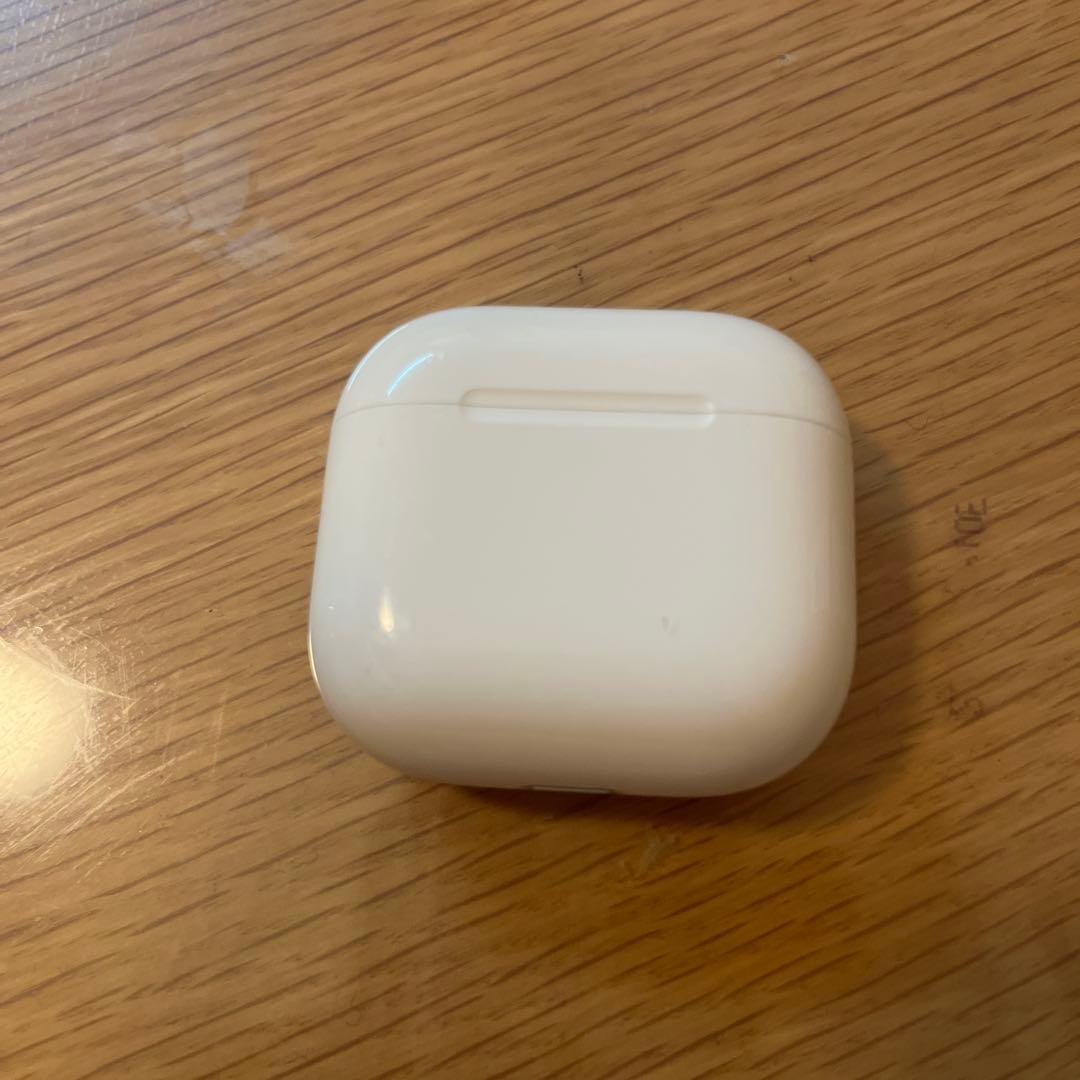 AirPods4 ノイズキャンセリングモデル　充電ケースのみ