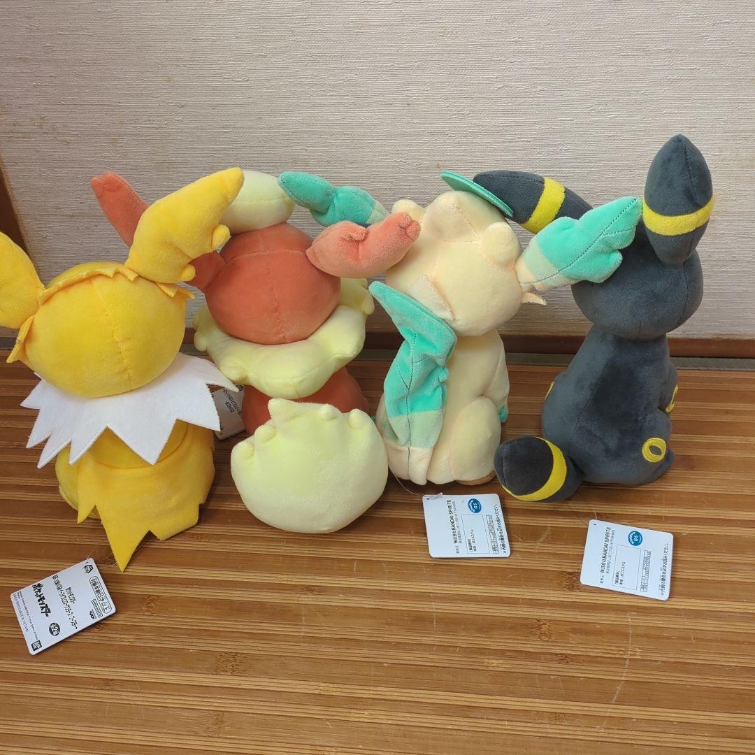 ポケットモンスター　もふぐっとぬいぐるみ　ブラッキーなど