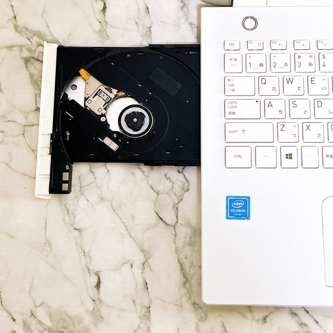 Windows11✨新品爆速SSD✨お洒落薄型ノートパソコン白✨カメラ・オフィス