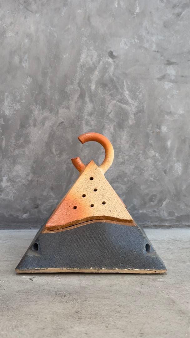 ピラミッド形　変形　香合　作家もの